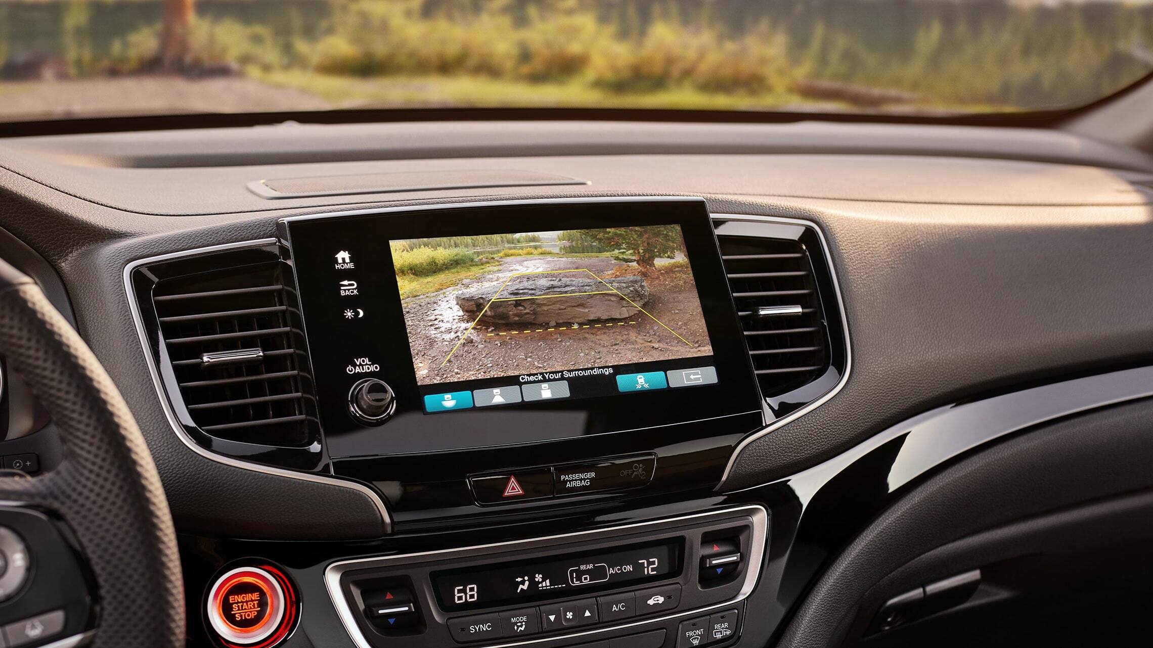 2019 Honda Passport Elite interior view of multi-angle rearview camera on the Display Audio touch-screen.